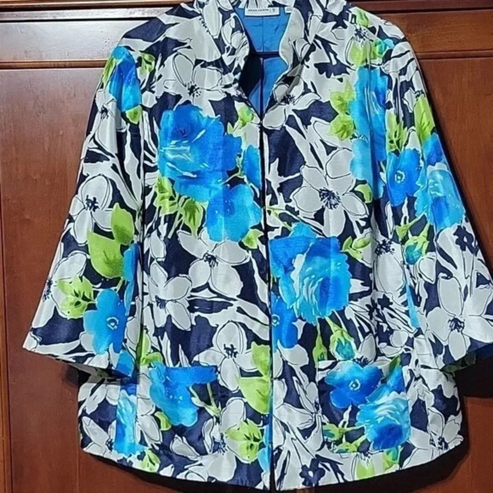 Susan graver plus size 1x floral lightweight blazer